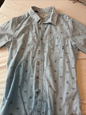 Billabong Men's Light Blue Short-Sleeve Button-Up Shirt
